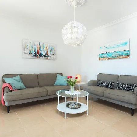 De Madrid By Interhome Дом отдыха *