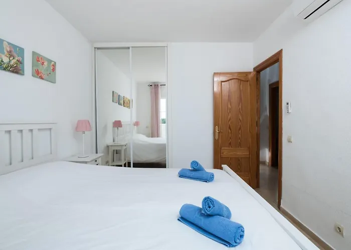 De Madrid By Interhome 펜션 에스테포나